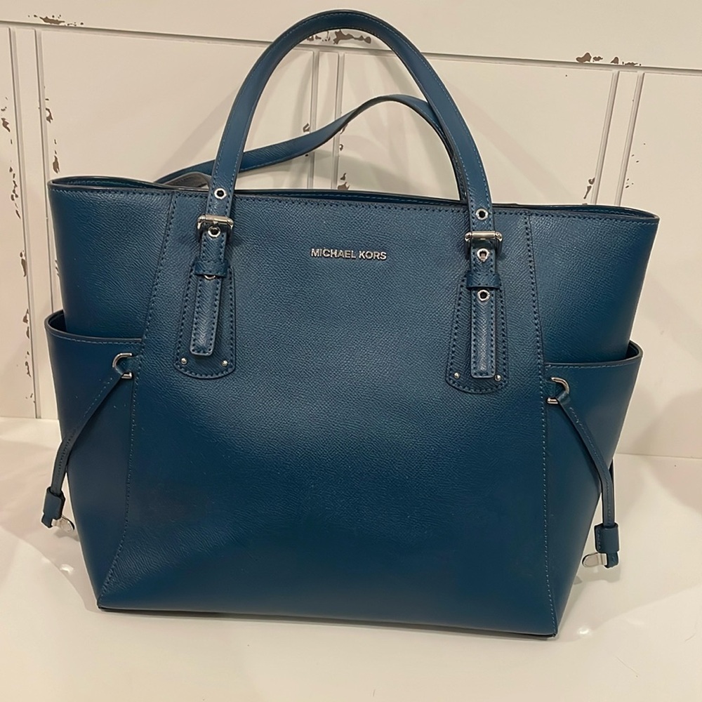 Michael Kors Purse/Medium Tote